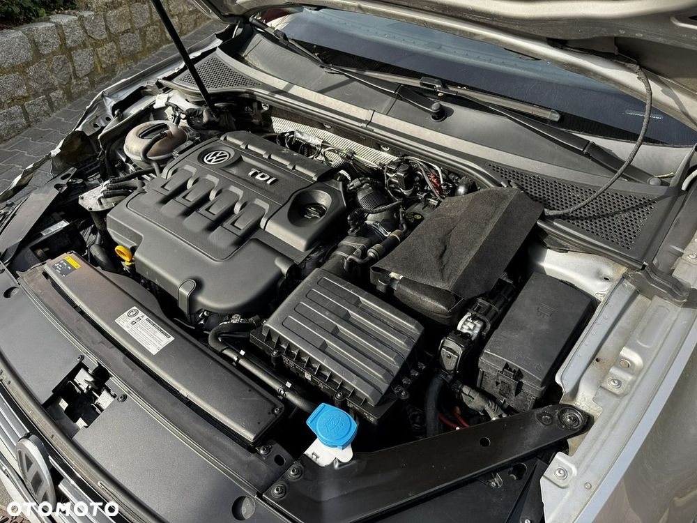 Volkswagen Passat - 13