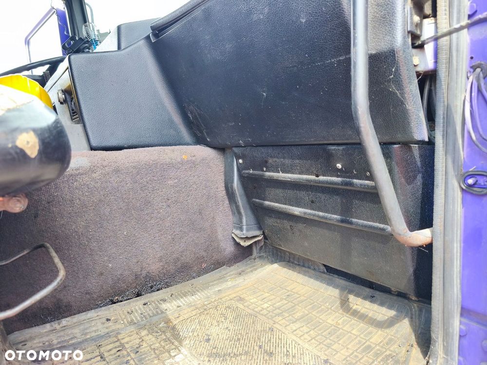 Volvo F 12 360 6X2 - 33
