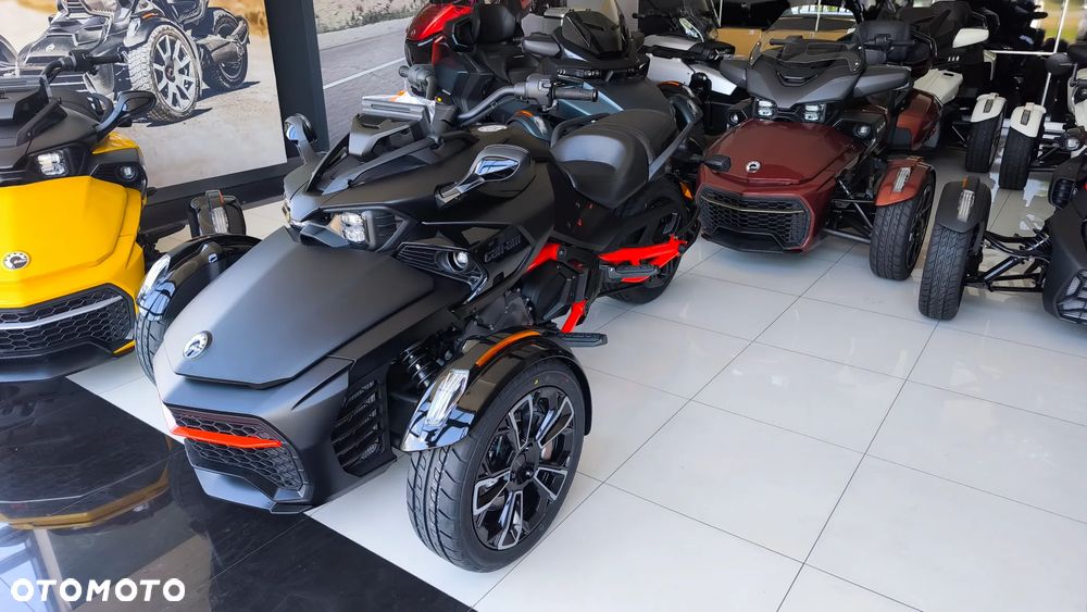 Can-Am Spyder - 1