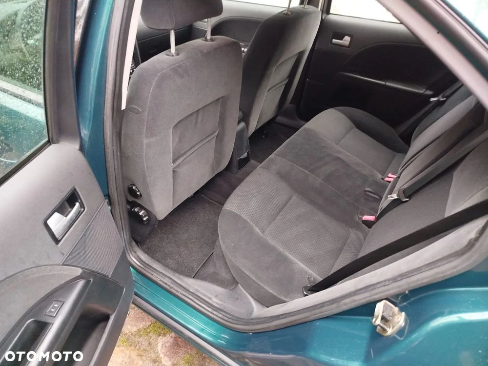 Ford Mondeo 1.8 Ghia - 14