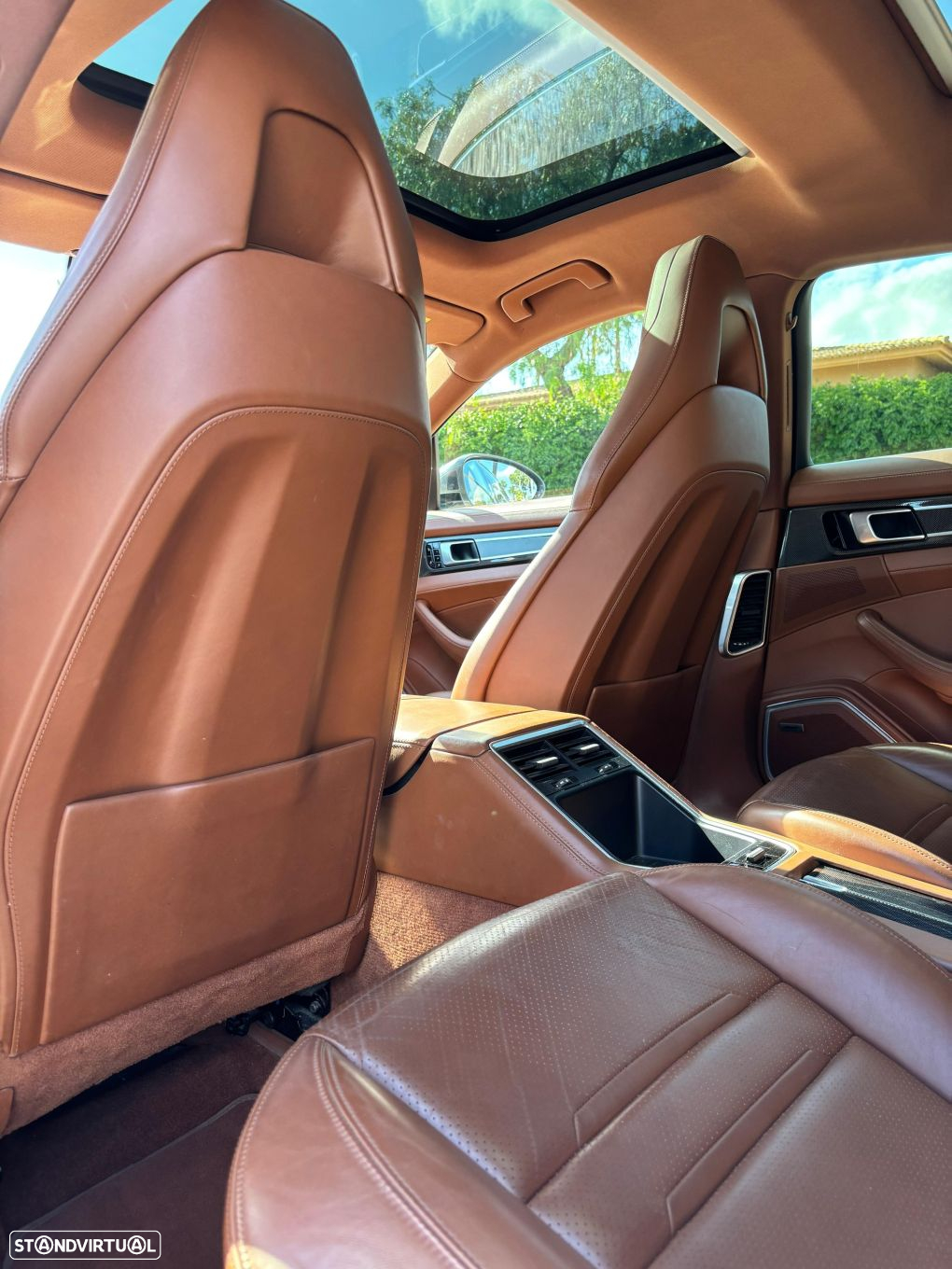 Porsche Panamera 4 E-Hybrid - 16