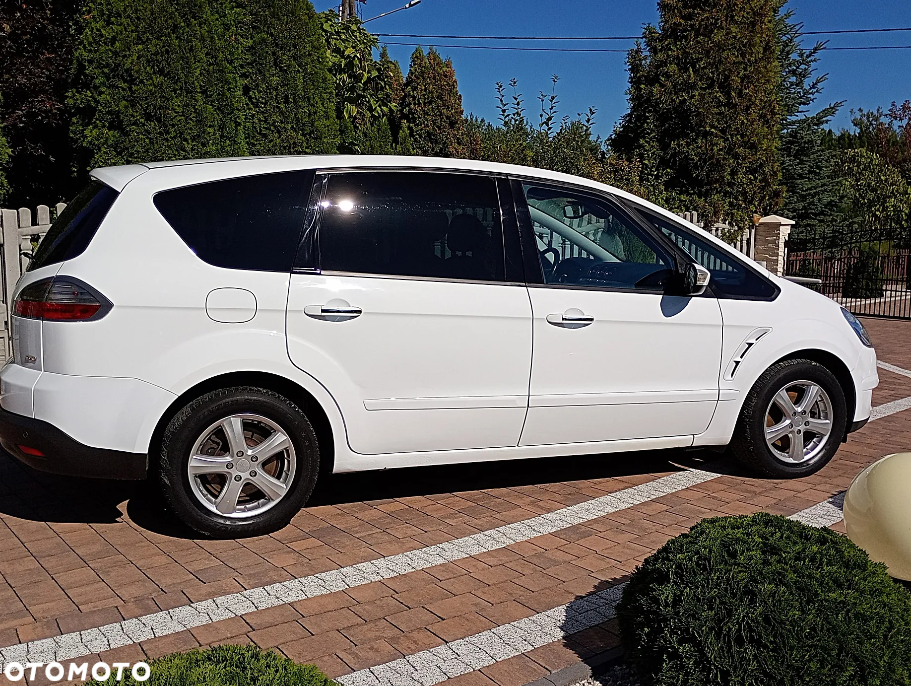 Ford S-Max - 16