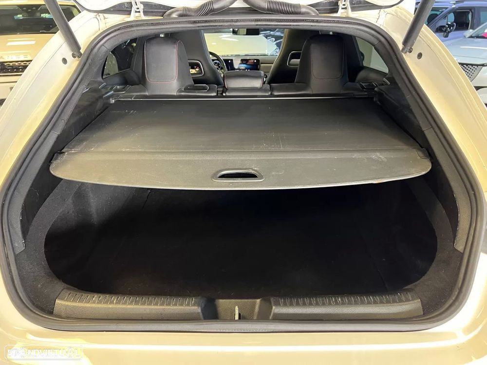 Mercedes-Benz CLA 180 d Shooting Brake AMG Line Aut. - 39