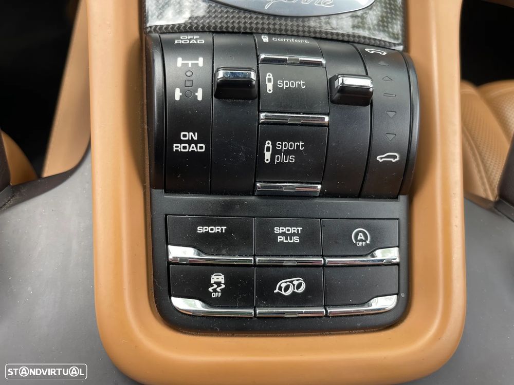 Porsche Cayenne Turbo S Tiptronic S - 12
