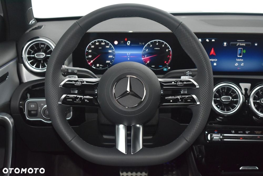 Mercedes-Benz Klasa A 200 AMG Line 7G-DCT - 8