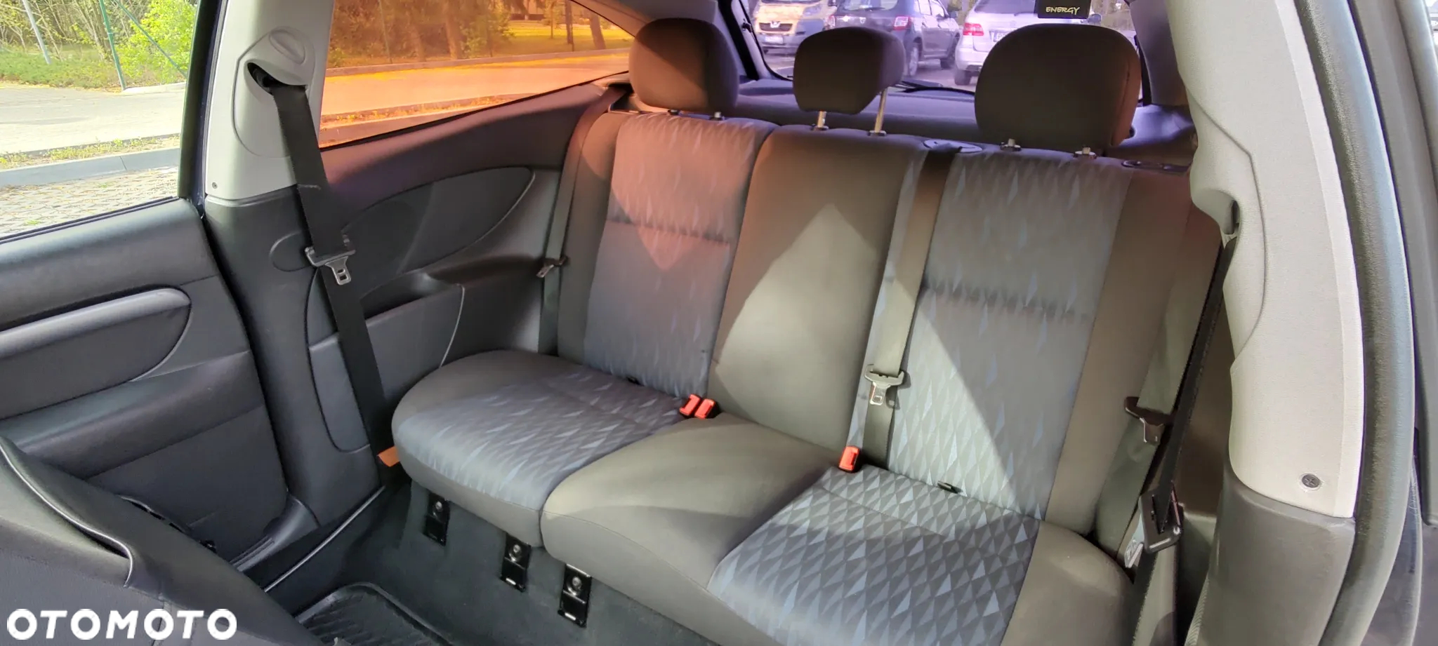 Ford Focus 1.6 Comfort - 14
