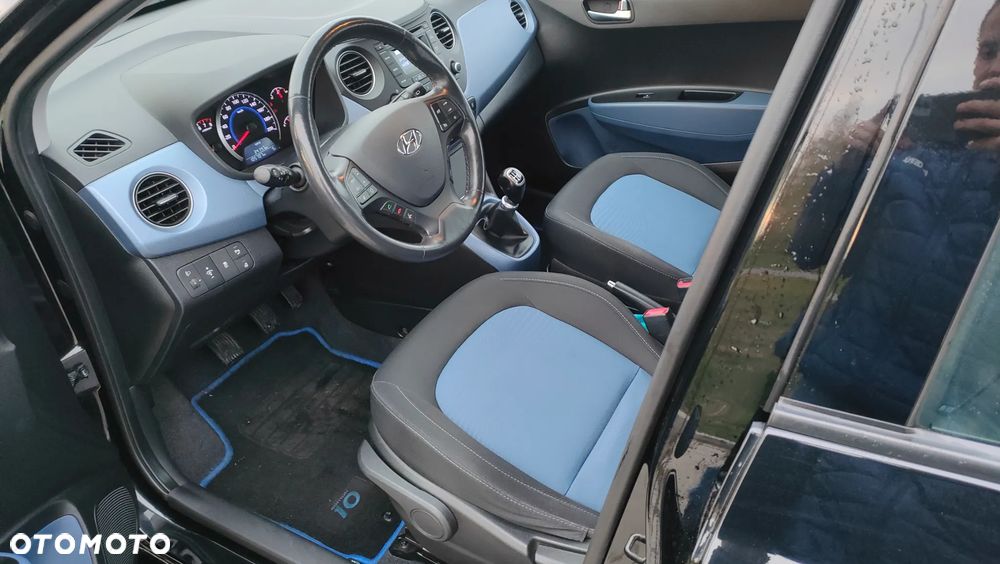 Hyundai i10 1.0 Fifa World Cup Edition - 13