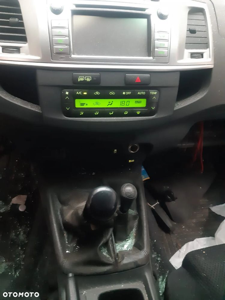 Toyota Hilux - 15