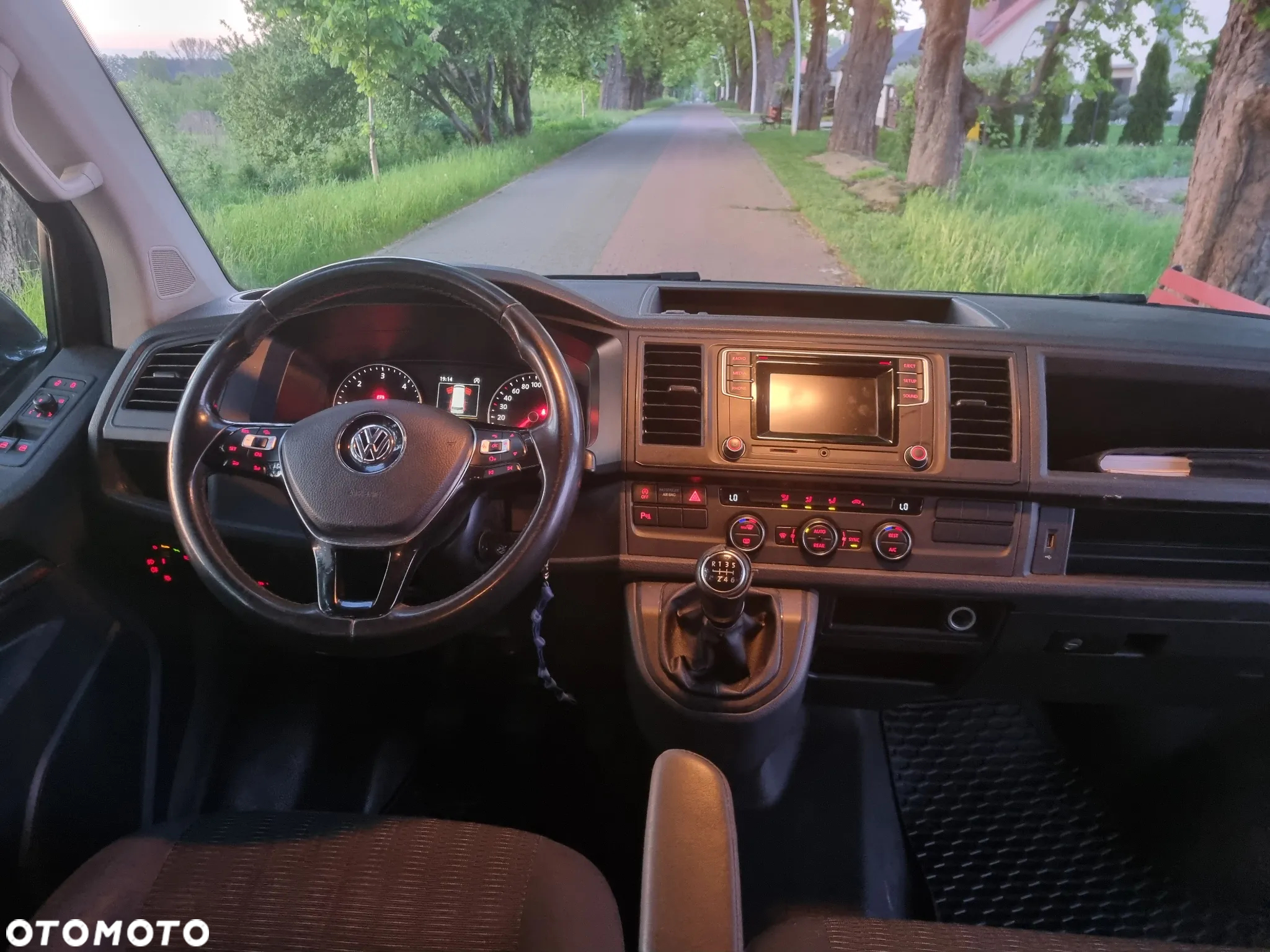 Volkswagen Caravelle 2.0 TDI L2 Highline - 15