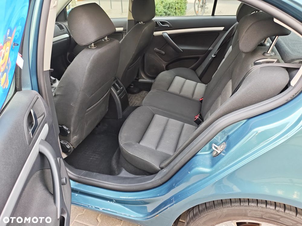 Skoda Octavia 1.6 FSI Ambiente - 6