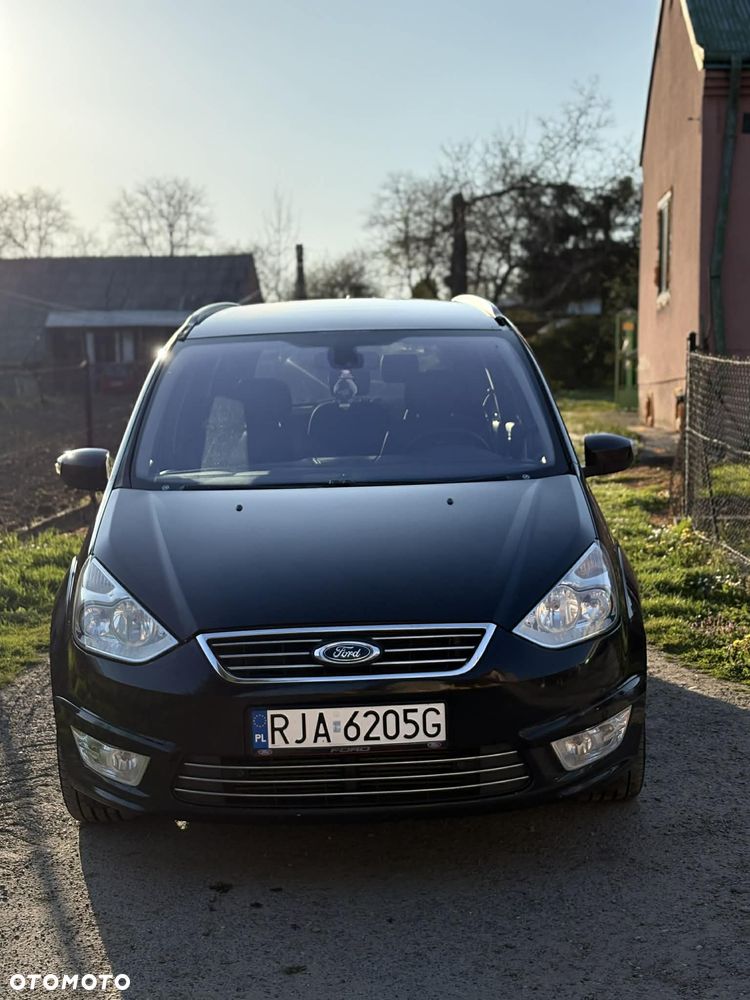 Ford Galaxy 2011 photo 2