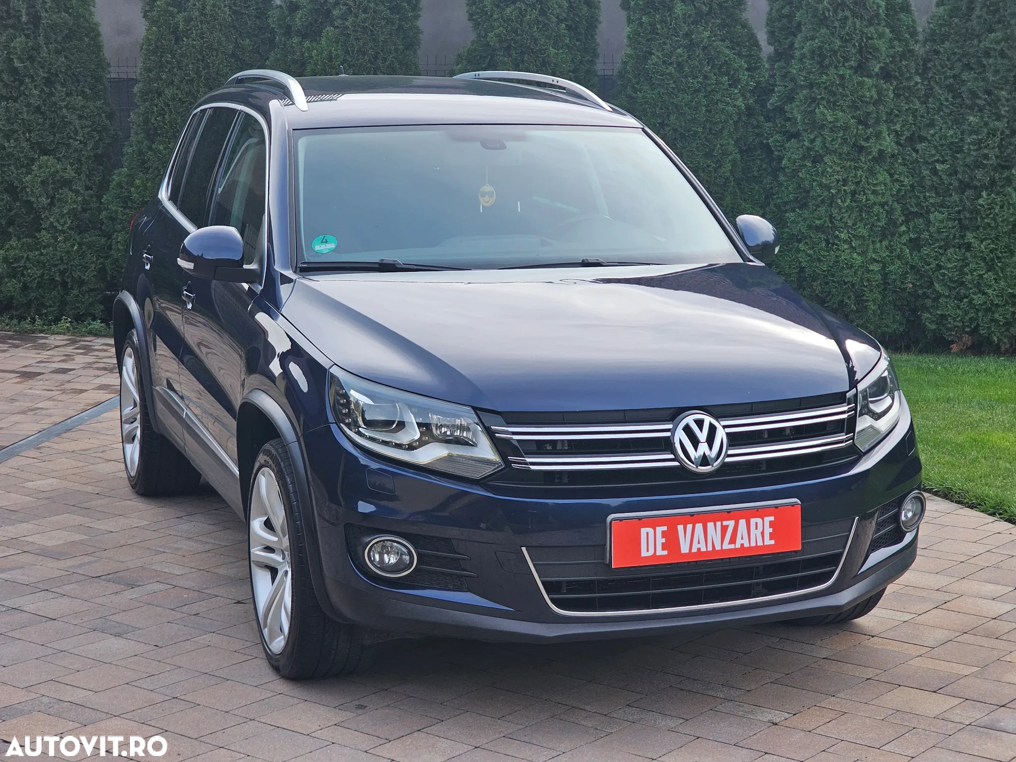 Volkswagen Tiguan 2.0 TDI 4Motion DSG Sport & Style - 6