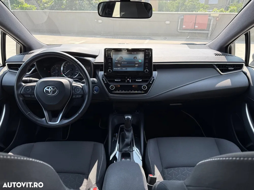 Toyota Corolla 1.8 HSD Business - 8