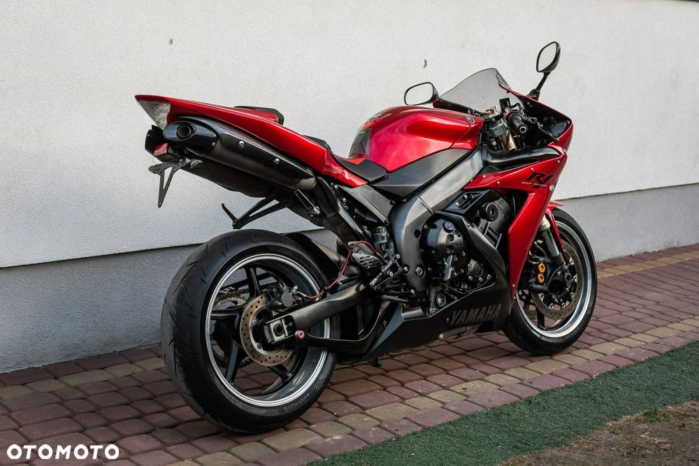 Yamaha R1 - 3