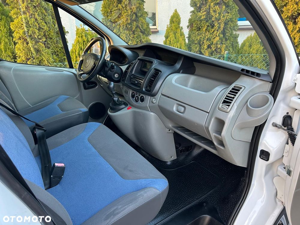 Renault Trafic - 22