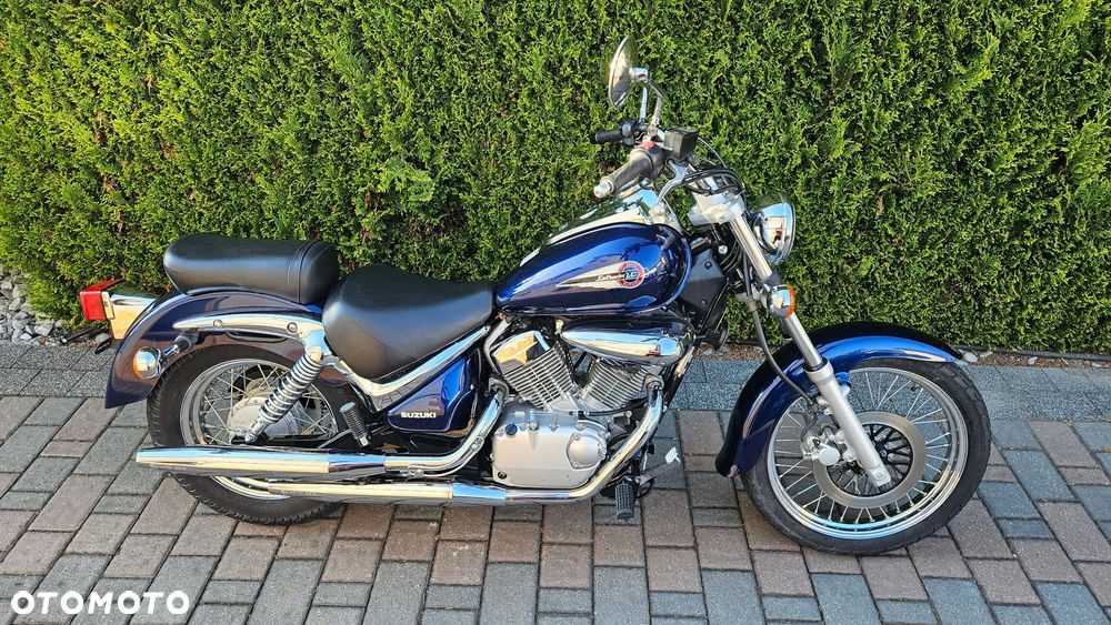 Suzuki Intruder - 18