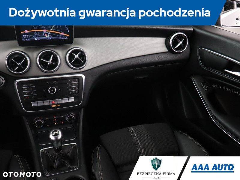 Mercedes-Benz CLA - 10