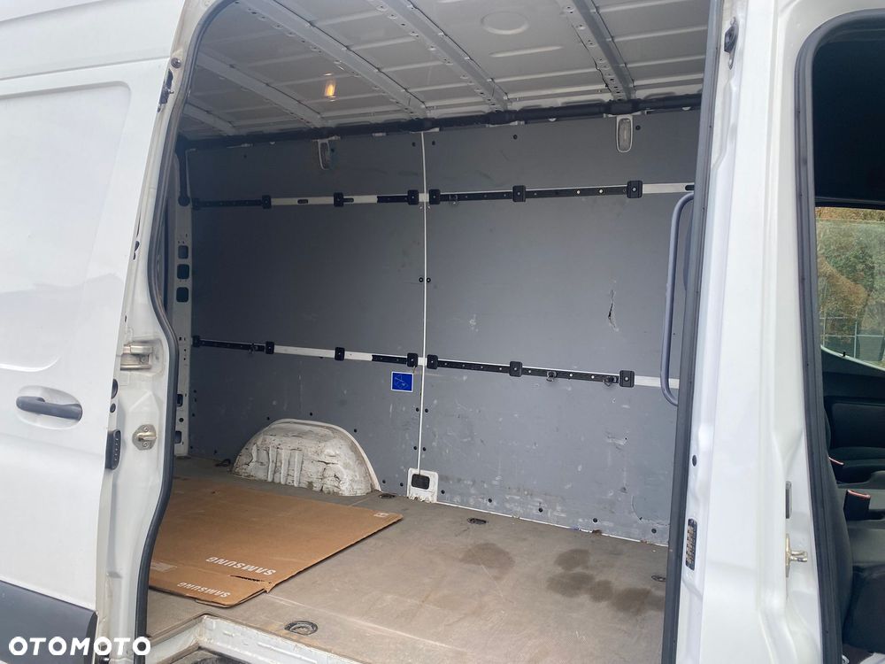 Mercedes-Benz Sprinter 319 - 17