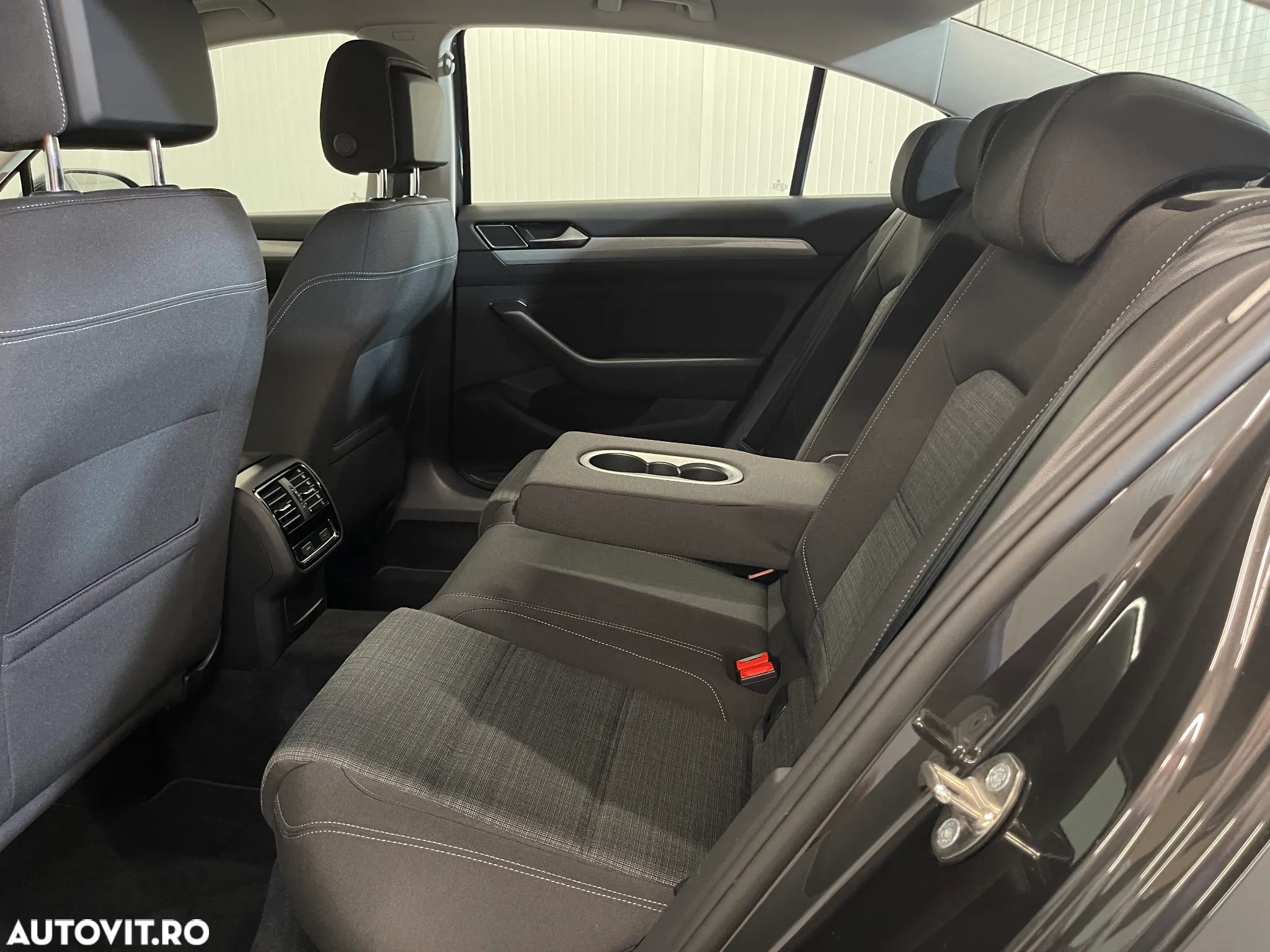 Volkswagen Passat 2.0 TDI DSG Comfortline - 10