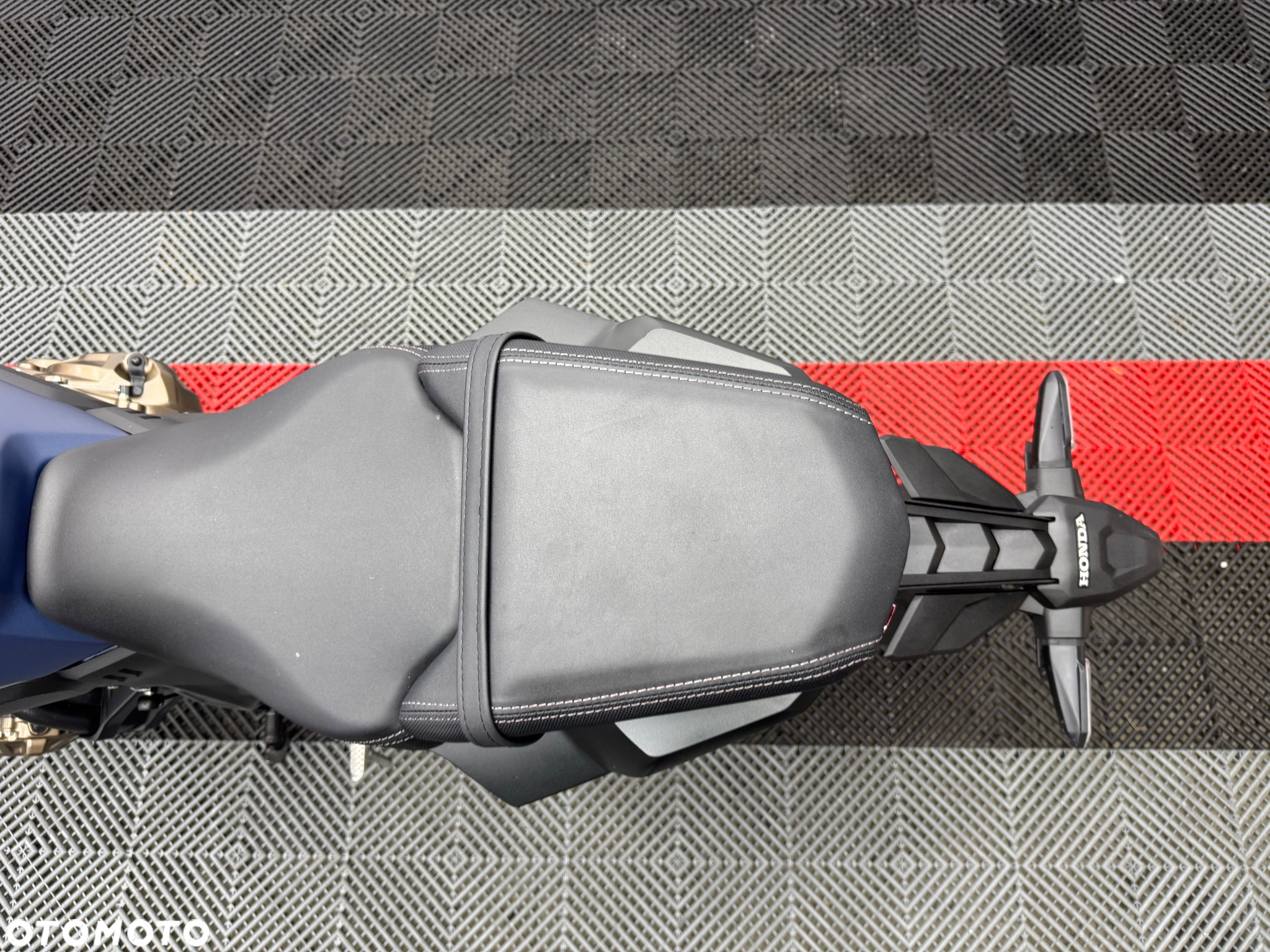 Honda CB - 23
