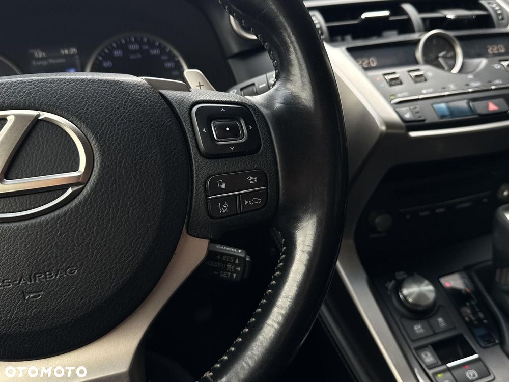 Lexus NX 300h Elegance AWD - 18