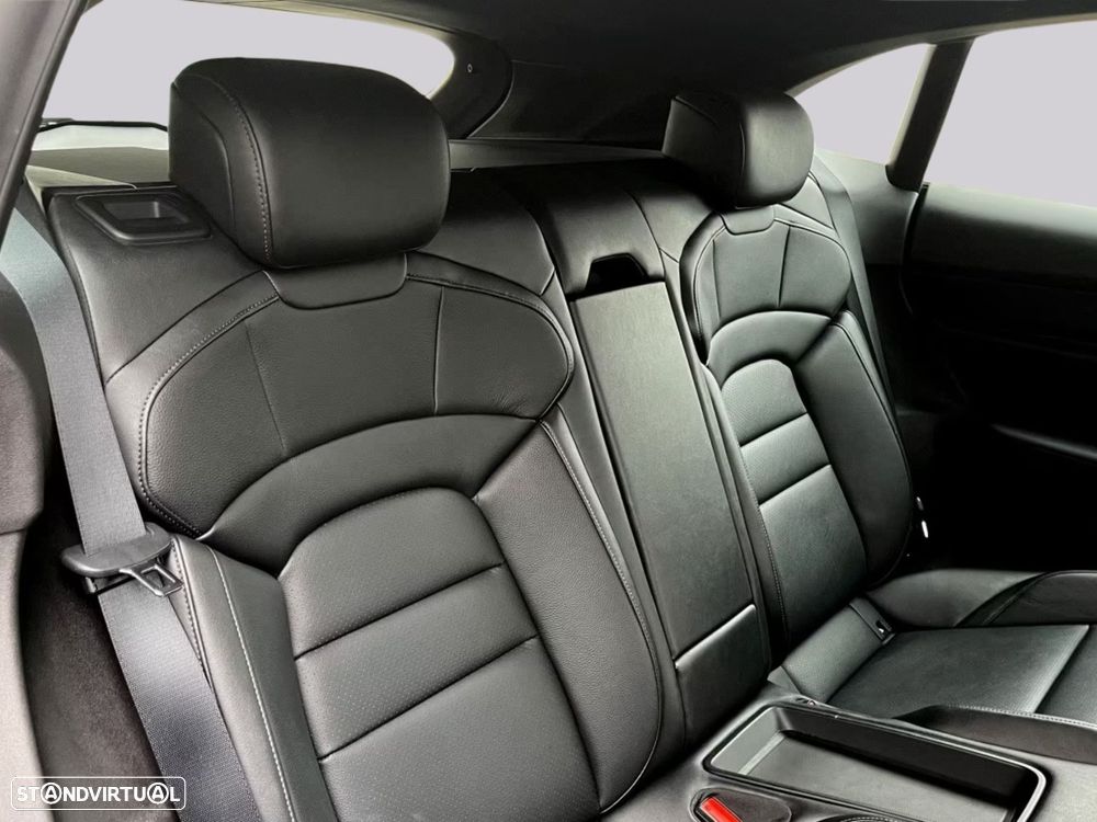 Porsche Taycan Cross Turismo - 14