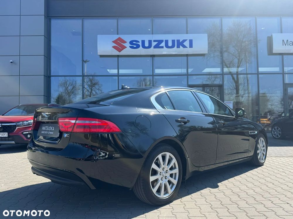 Jaguar XE 2.0 D Pure - 4