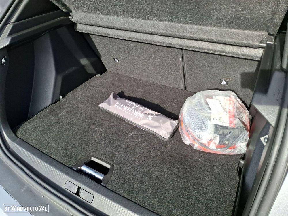 Peugeot e-2008 50 kWh Allure Pack - 25