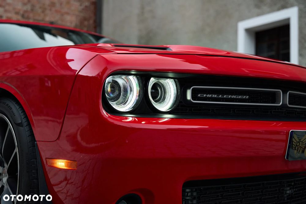 Dodge Challenger - 1