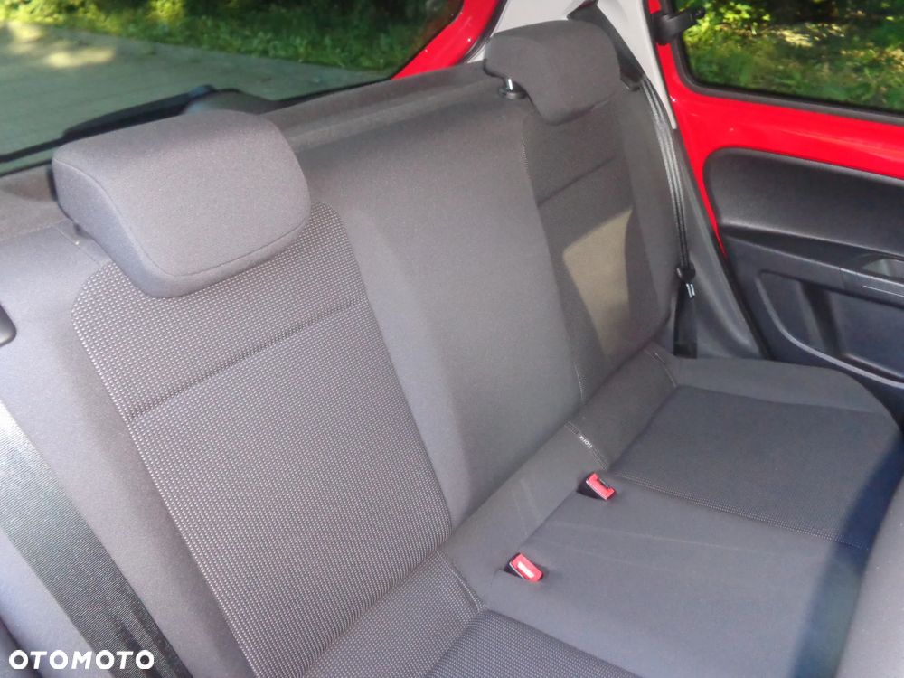 Volkswagen up! move - 22