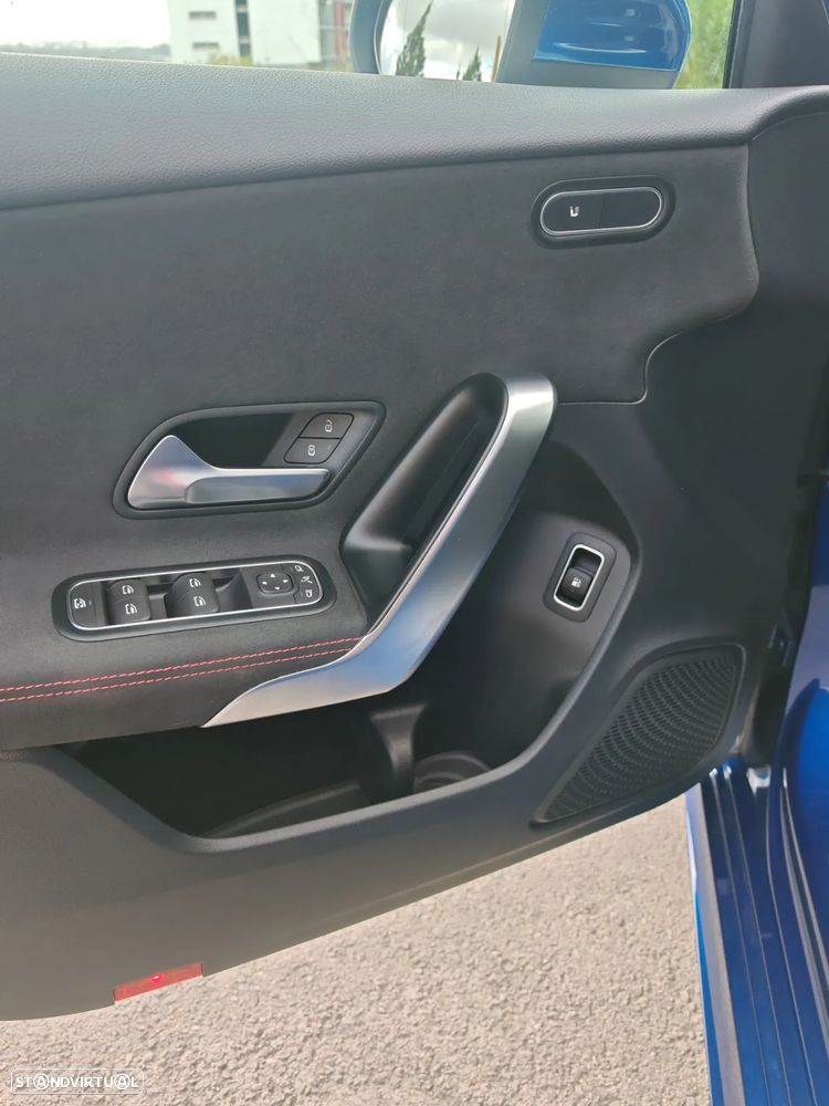 Mercedes-Benz A 250 Limousine e AMG Line - 15