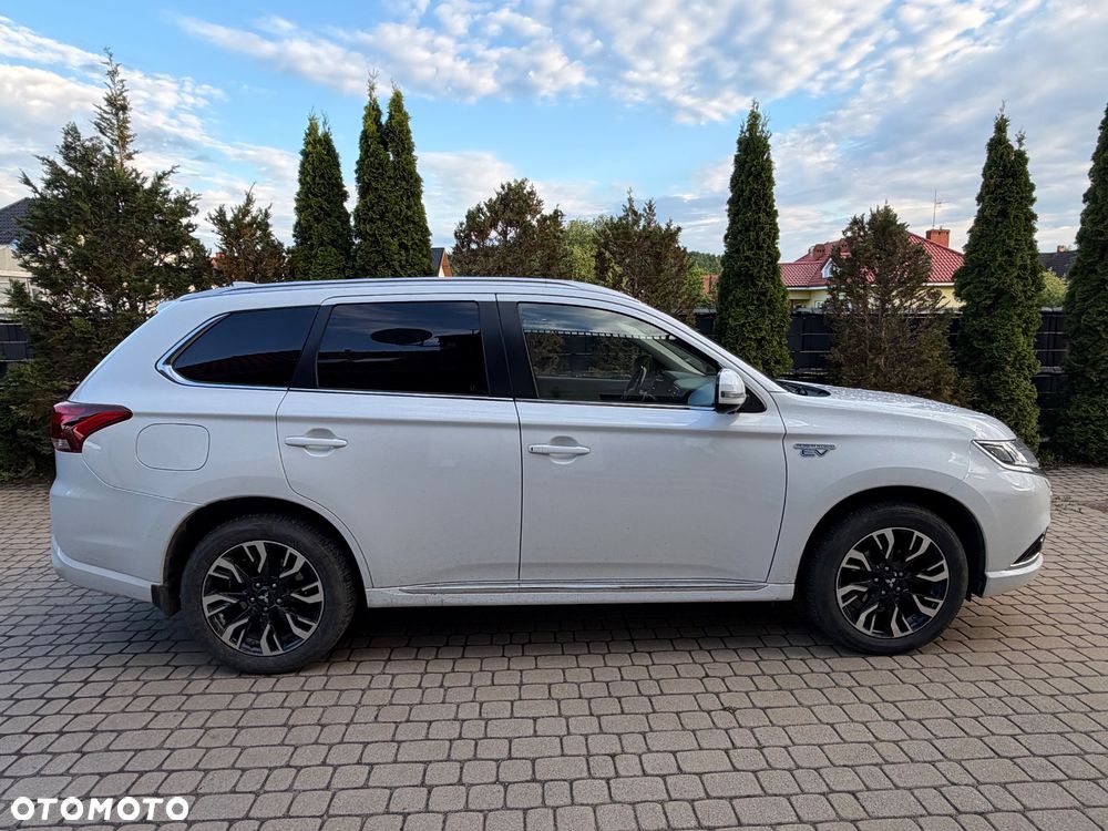 Mitsubishi Outlander Intense + - 30