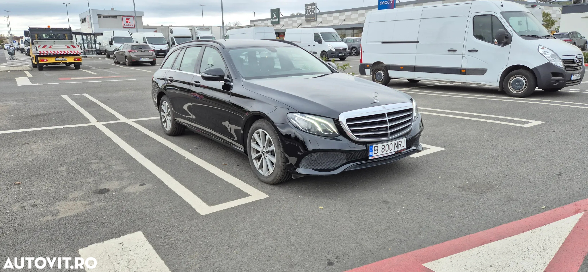 Mercedes-Benz E 200 d T 9G-TRONIC - 40