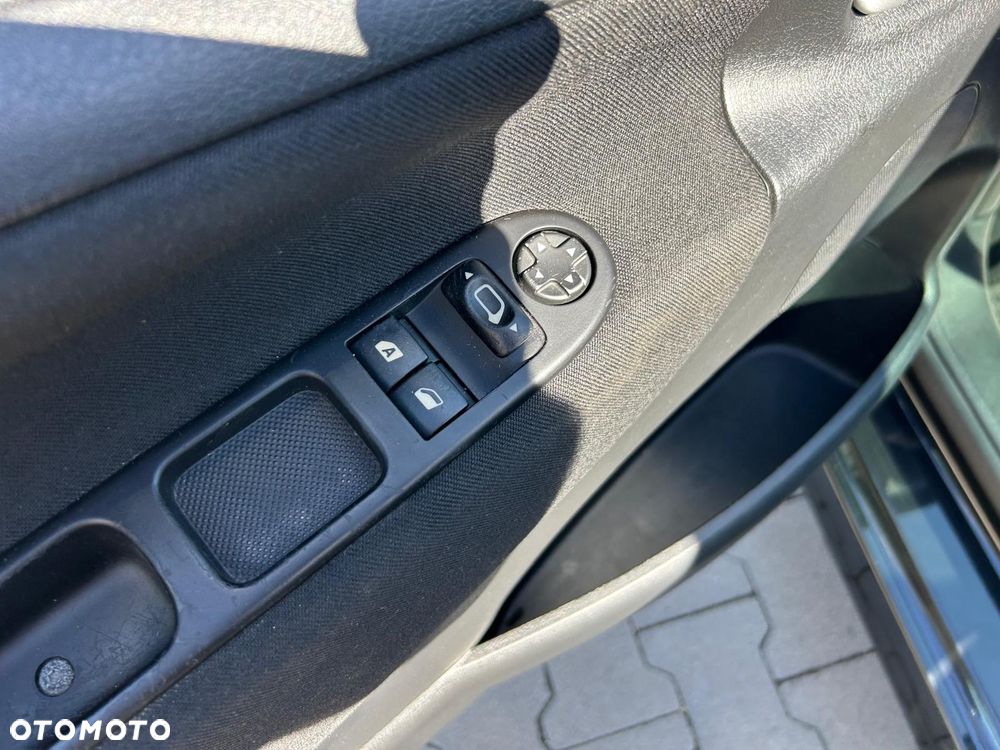 Peugeot 207 95 VTi Filou - 28