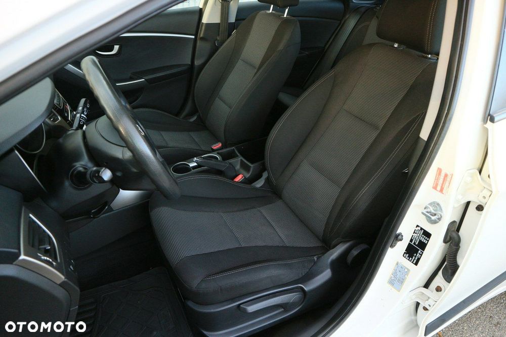 Hyundai i30 1.4 Fifa World Cup Edition - 38