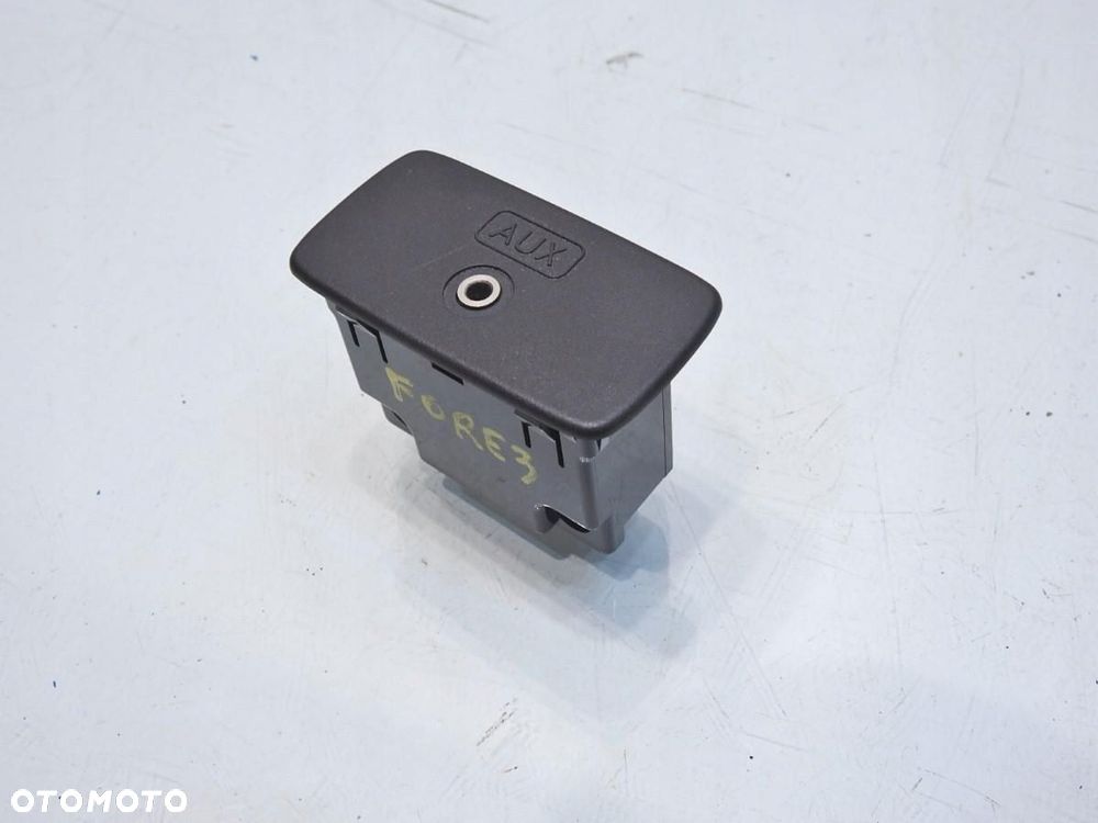 GNIAZDO AUX SUBARU FORESTER III - 5