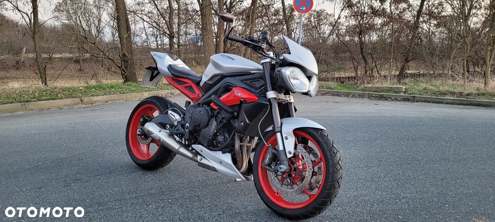 Triumph Street Triple - 8