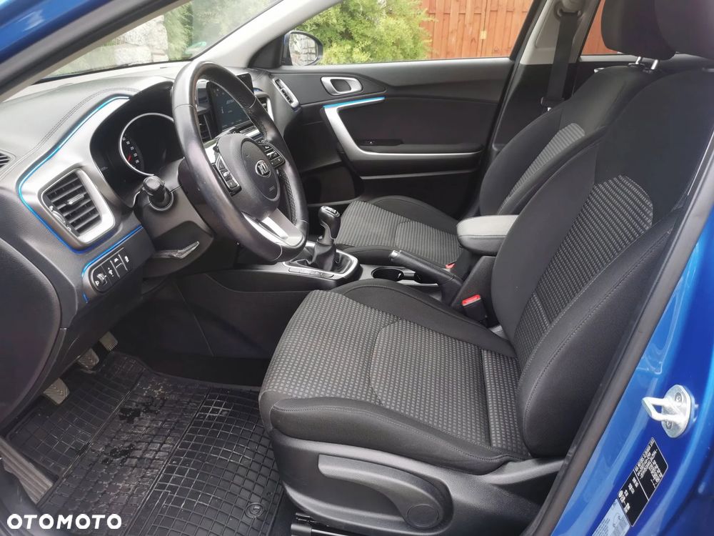 Kia Ceed 1.4 L - 9