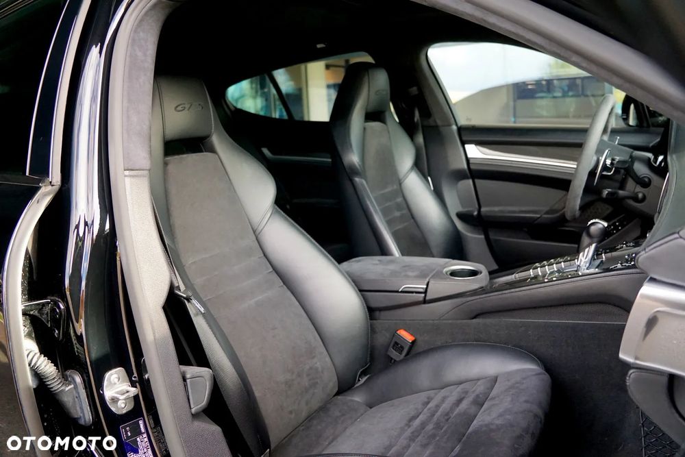 Porsche Panamera GTS PDK - 23