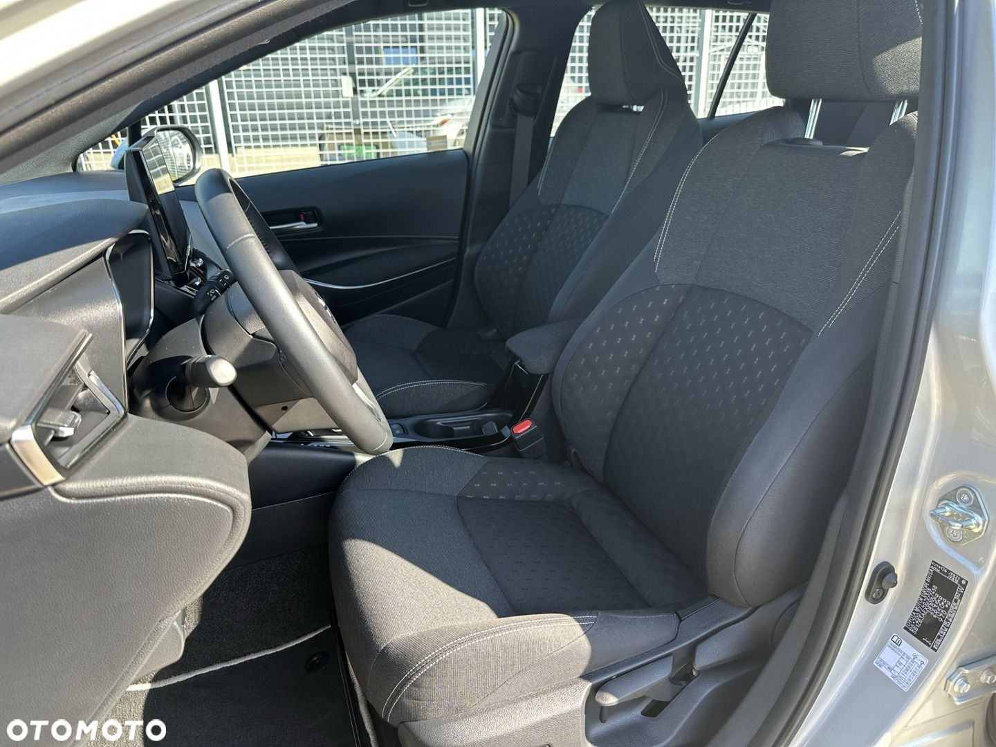 Toyota Corolla 1.8 Hybrid Comfort - 12