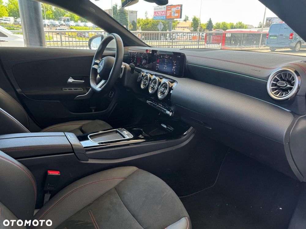 Mercedes-Benz CLA - 19