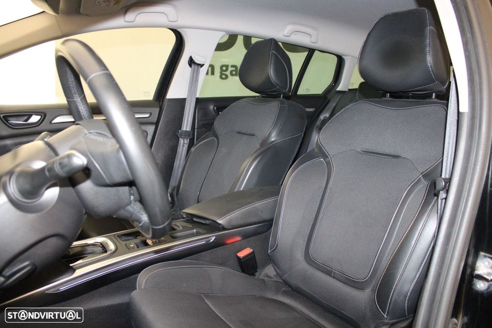 Renault Mégane Sport Tourer 1.6 E-Tech Plug-In Intens - 36