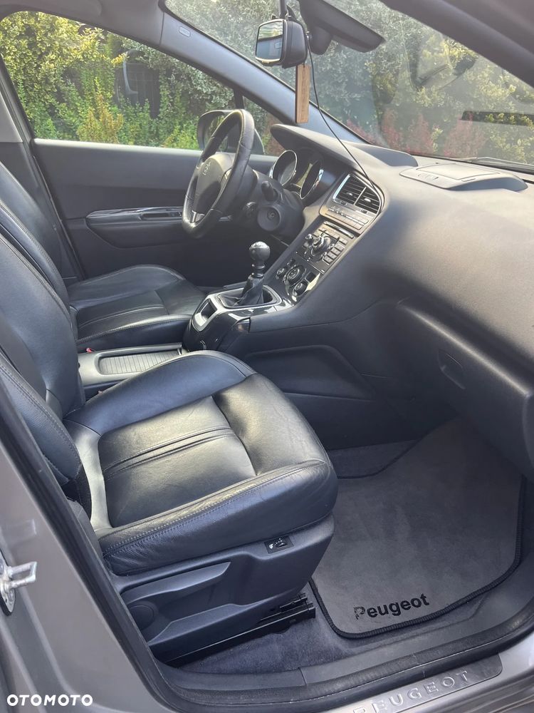 Peugeot 5008 - 12