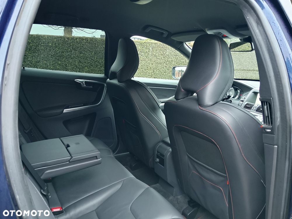 Volvo XC 60 D4 AWD Ocean Race - 20