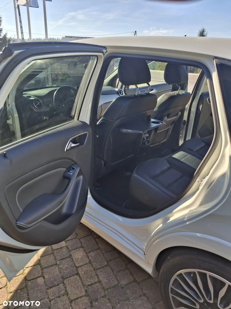 Mercedes-Benz Klasa B (Electric Drive) 250 e - 12