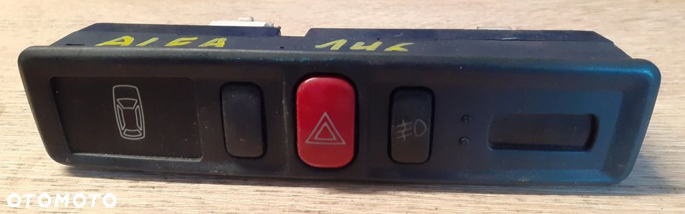 PANEL PRZEŁĄCZNIKÓW PRZYCISKÓW KONSOLI ŚRODKOWEJ ALFA ROMEO 146 - 1