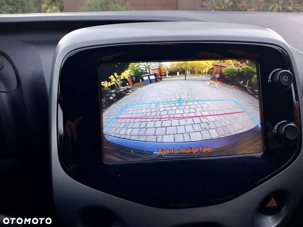 Toyota Aygo x-play touch - 17