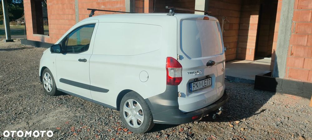 Ford Transit Courier - 4