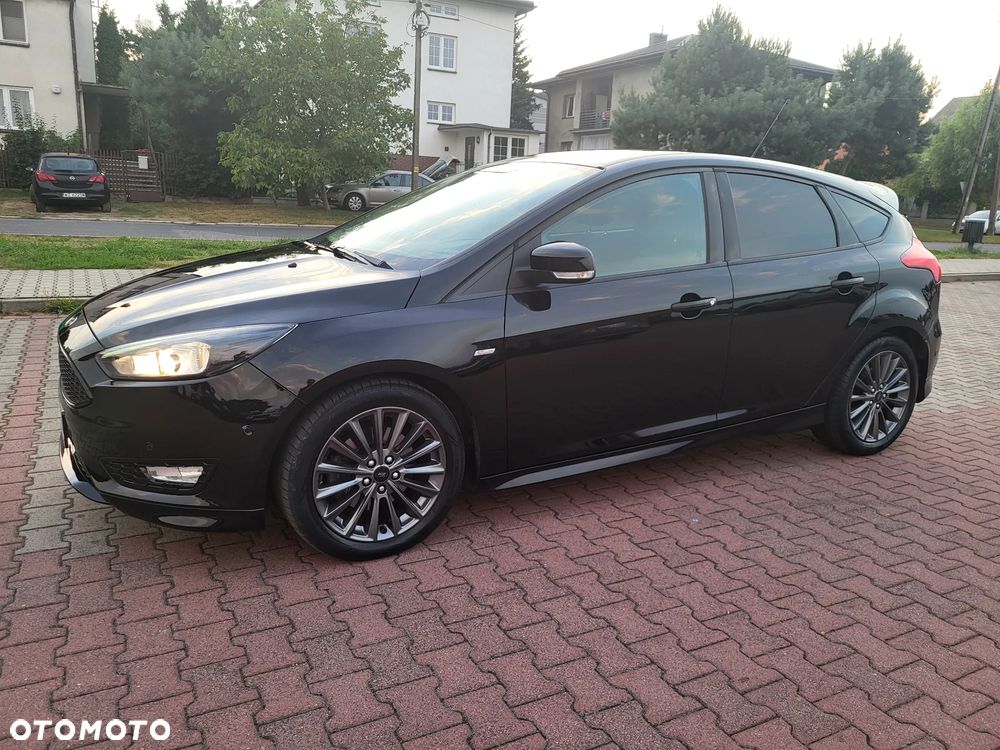 Ford Focus 1.5 EcoBoost Black Edition ASS - 1