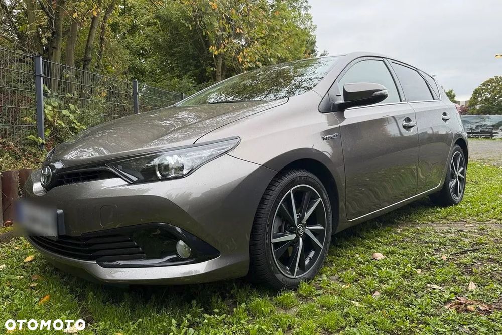 Toyota Auris Hybrid 135 Prestige - 2